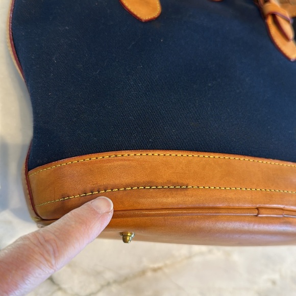 Dooney & Bourke Vintage Retired Cabriolet Bag - Picture 10 of 16